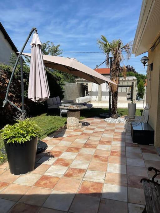 Villa Individuelle - Chassieu Exteriör bild