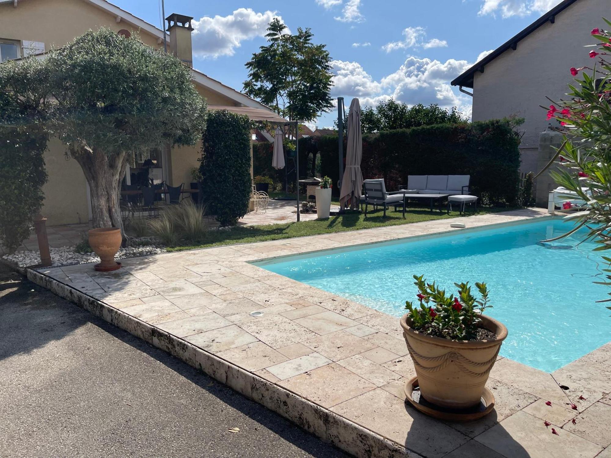 Villa Individuelle - Chassieu Exteriör bild